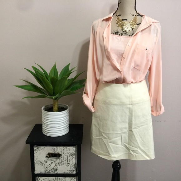 Banana Republic Dresses & Skirts - Banana Republic wool skirt